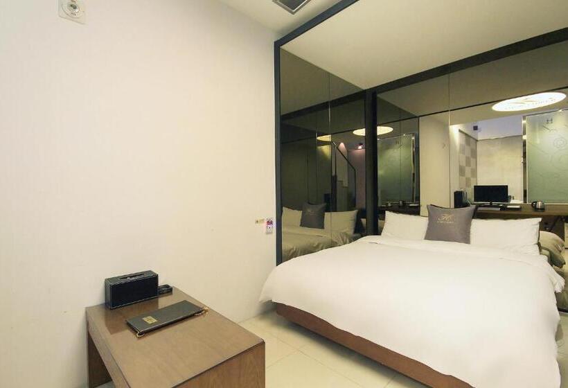 סוויטה, H Drive