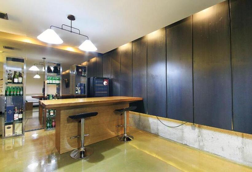 סוויטה, H Drive