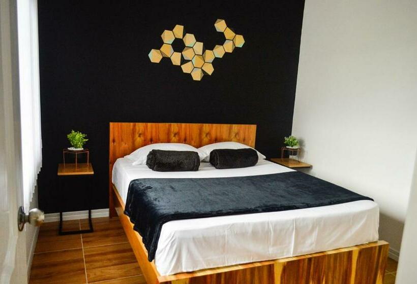 キングサイズベッドのデラックスルーム, Three House Hostel Boutique