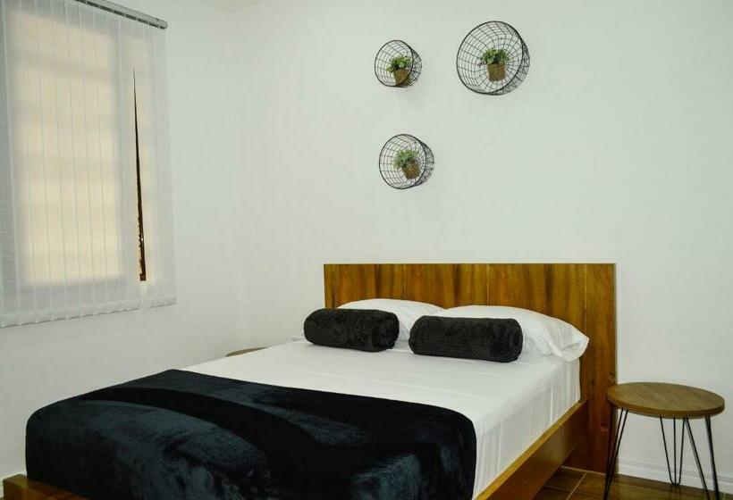 バス共有のスタンダードルーム, Three House Hostel Boutique