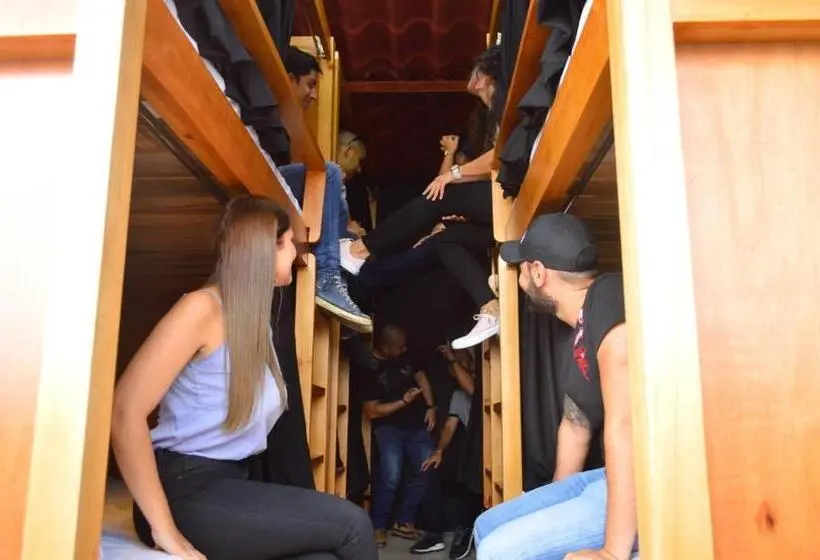 Vuode Makuusalissa, Three House Hostel Boutique