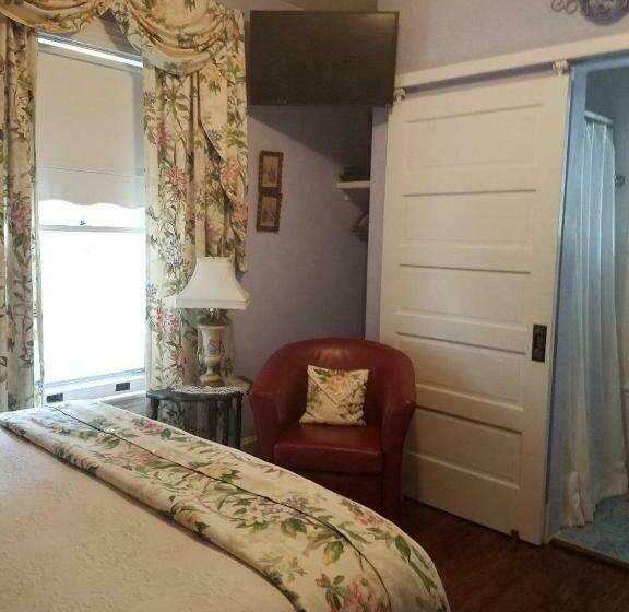 Студия Стандарт, Back Inn Time B&b