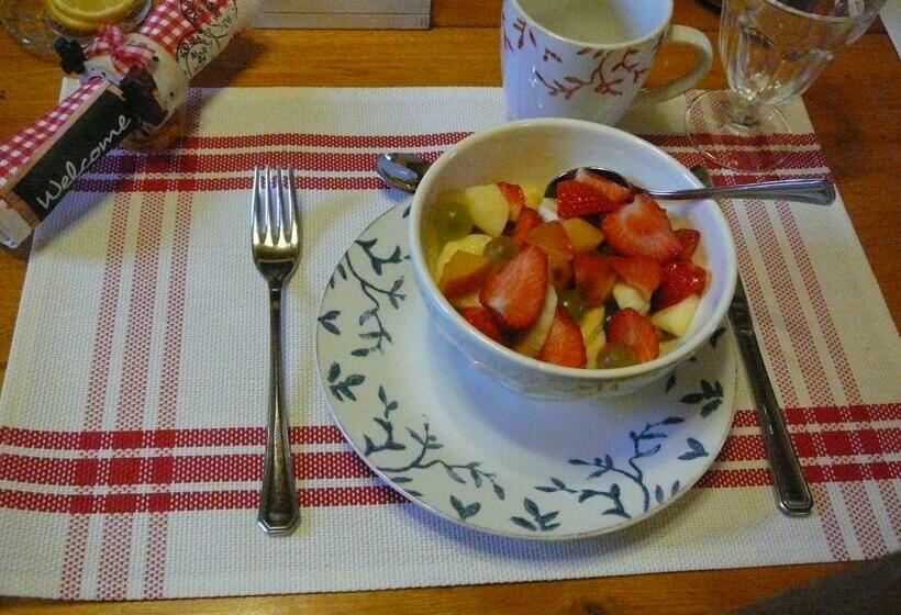 חדר סטנדרט לארבעה, Au Crapaud Charmant