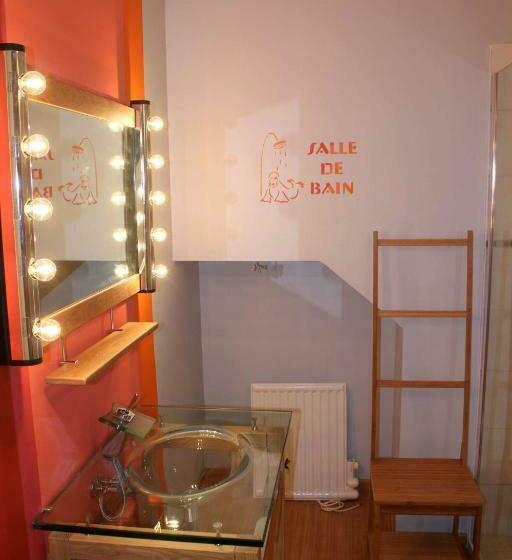 חדר סטנדרט לארבעה, Au Crapaud Charmant