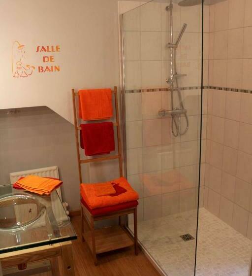 חדר סטנדרט לארבעה, Au Crapaud Charmant