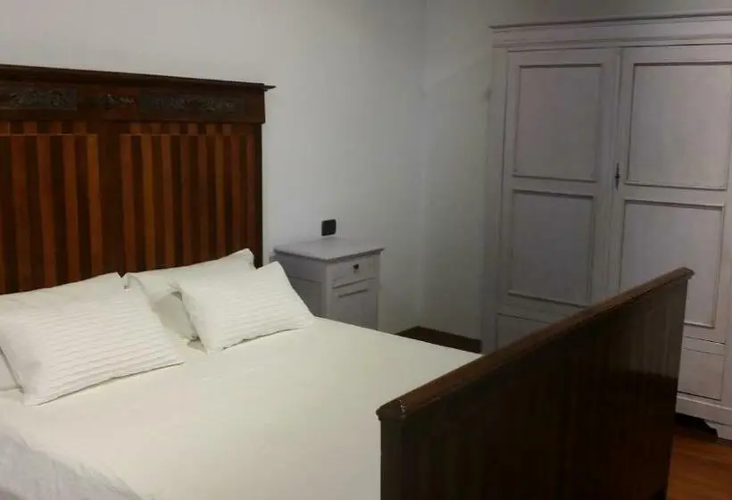 Deluxe Kolmen Hengen Huone, Bed & Breakfast 1906