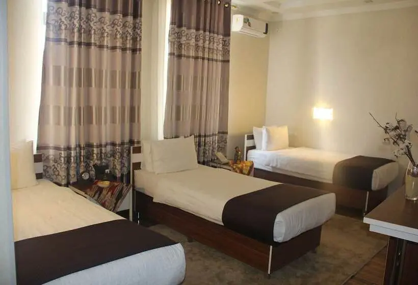 Quarto Triplo Standart, Asmald Palace