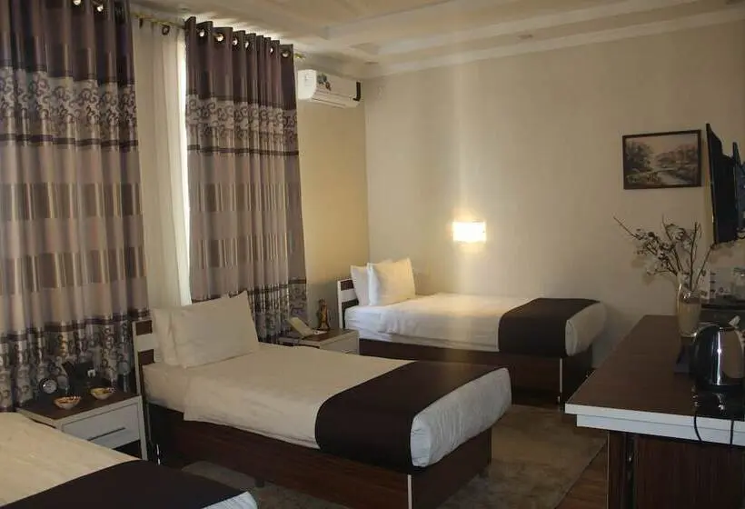 Quarto Triplo Standart, Asmald Palace
