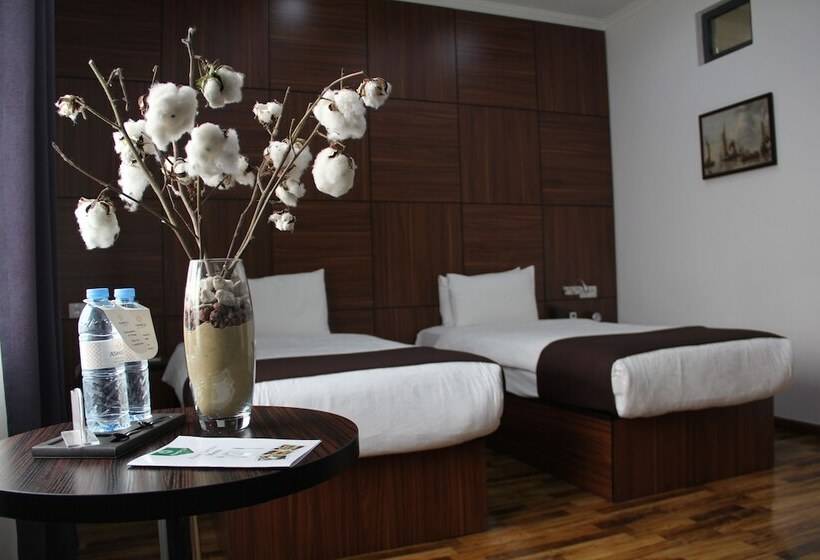 חדר דלוקס, Asmald Palace