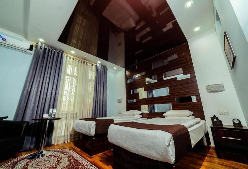 חדר דלוקס, Asmald Palace