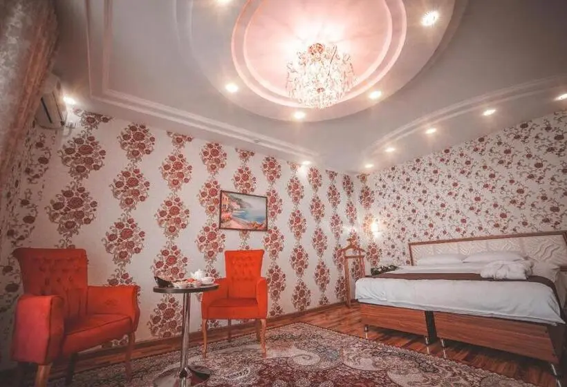 Suite Familiar, Asmald Palace