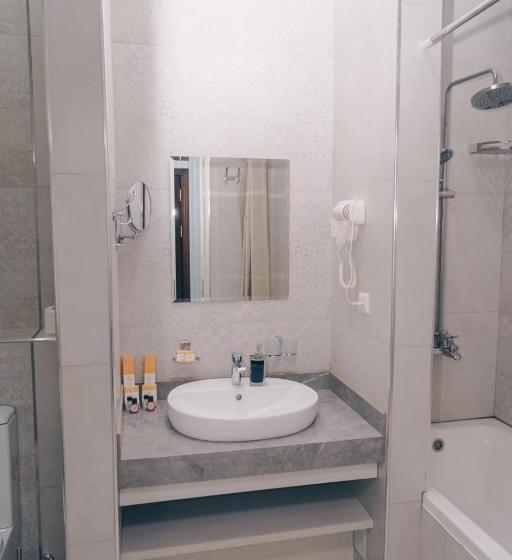 חדר דחוקס עם מיטת קינג, Asmald Palace