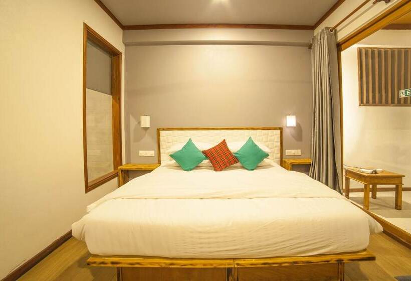 اتاق لوکس, By The Shade