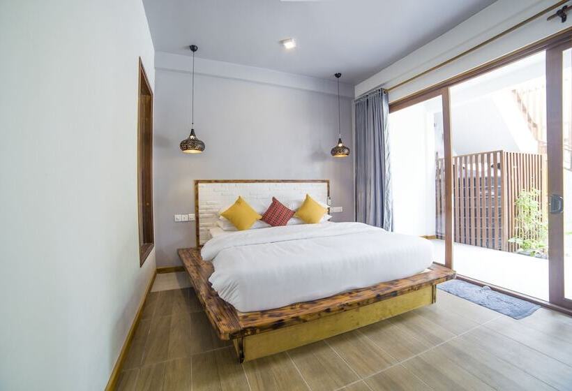 اتاق لوکس, By The Shade