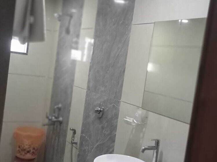 高级客房, Fun City