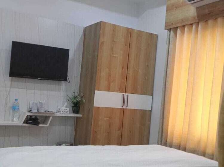 高级客房, Fun City