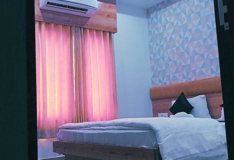 高级客房, Fun City