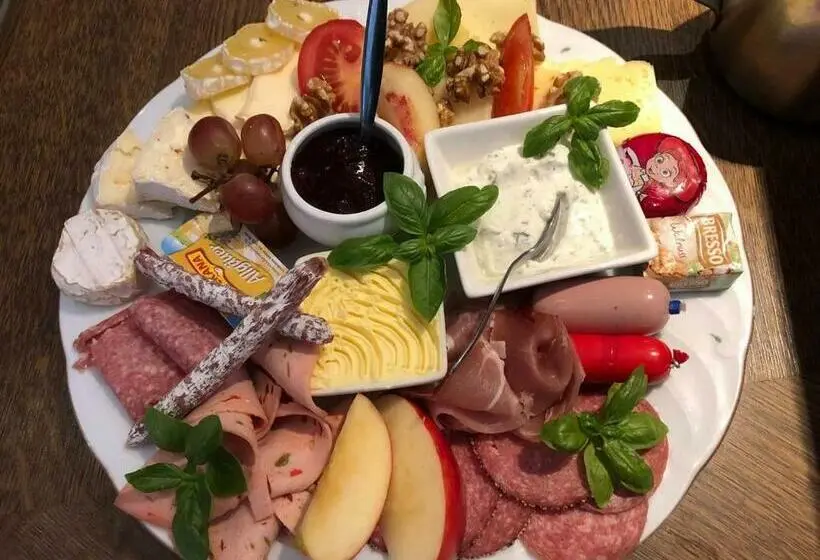 Standard Yhden Hengen Huone, Landlust