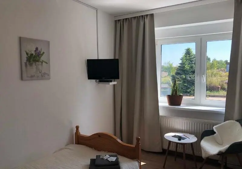 Standard Yhden Hengen Huone, Landlust