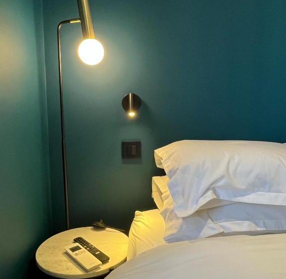 اتاق استاندارد یک تخته با بالکن, Ostan Hôtel Boutique