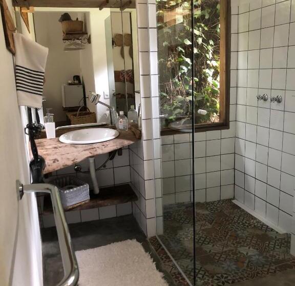 جناح سرير ملكى, Aconchego Da Roça