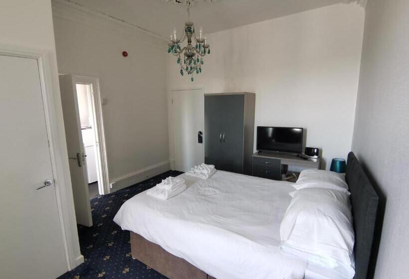 标准间, The Cat Inn