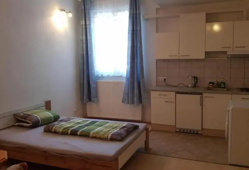 ファミリールーム, Pop S Rooms Transilvania