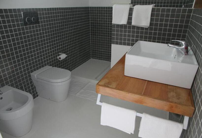 اتاق لوکس با بالکن و چشمانداز دریا, Etoile Blanche