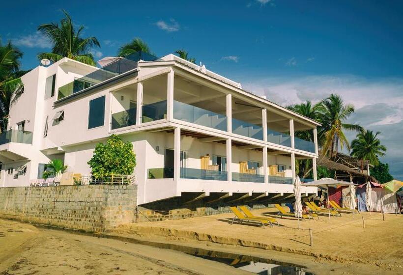 اتاق لوکس با بالکن و چشمانداز دریا, Etoile Blanche