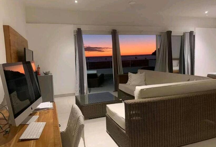 استودیوی لوکس, Etoile Blanche