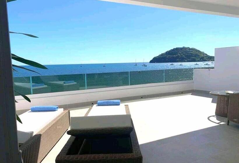 استودیوی لوکس, Etoile Blanche