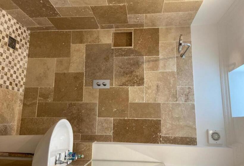 Номер Стандарт, Hillside