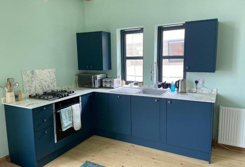 Номер Стандарт, Hillside