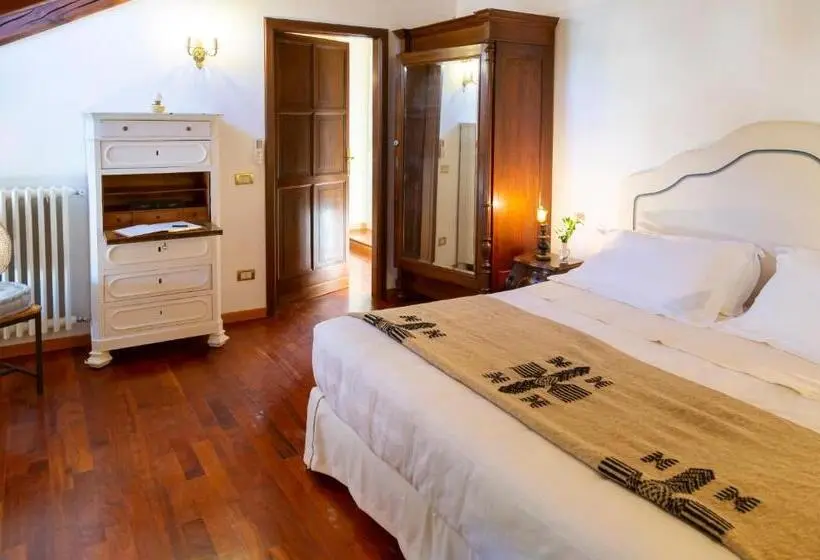 Deluxe-huone Puutarhanäkymä, Palazzo Sismonda