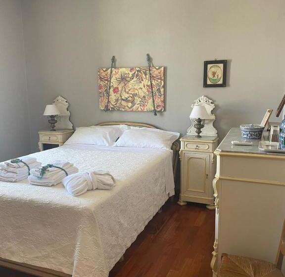 דירת חדר עם טרסה, Palazzo Sismonda