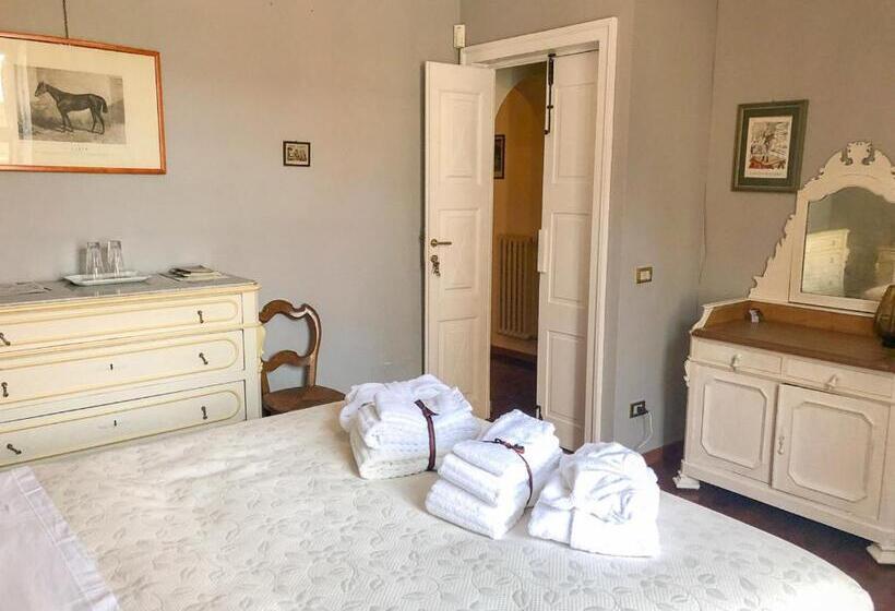 דירת חדר עם טרסה, Palazzo Sismonda