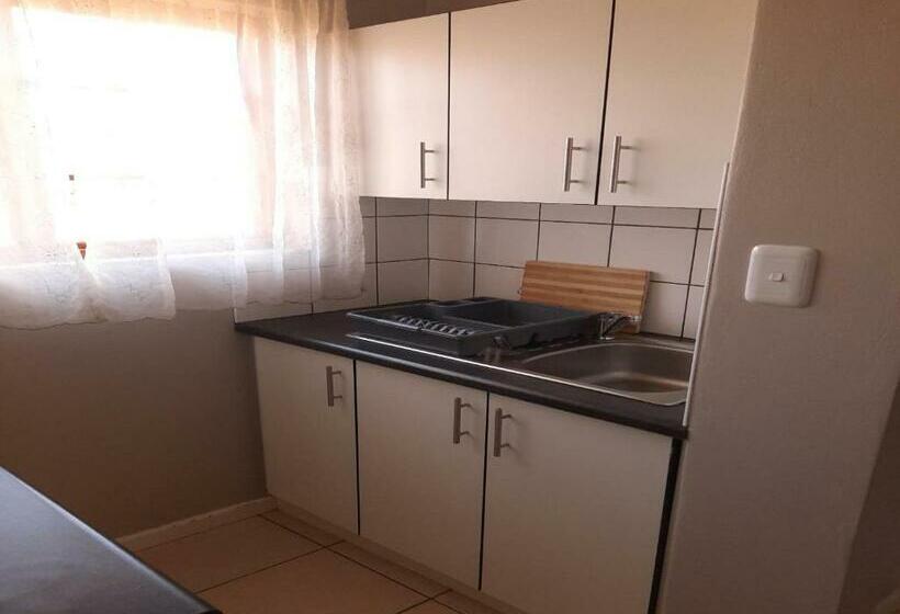 Бунгало Стандарт, Peppertree House Bnb And Self Catering