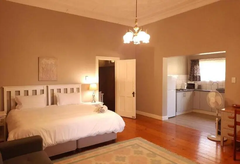 スタンダードルーム, Peppertree House Bnb And Self Catering
