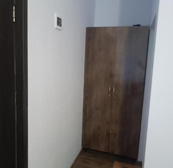 اتاق استاندارد سه نفره, Guest House Irakli