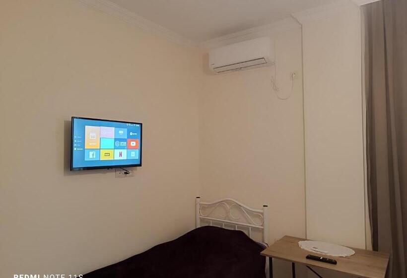 اتاق استاندارد سه نفره, Guest House Irakli