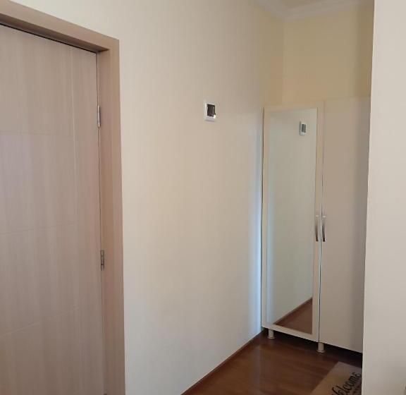 اتاق استاندارد سه نفره, Guest House Irakli