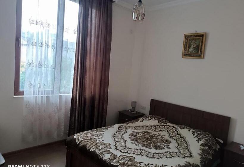 اتاق لوکس, Guest House Irakli