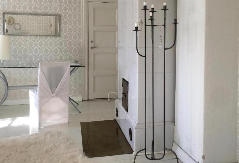 バス共有のスタンダードルーム, Hunajakoto