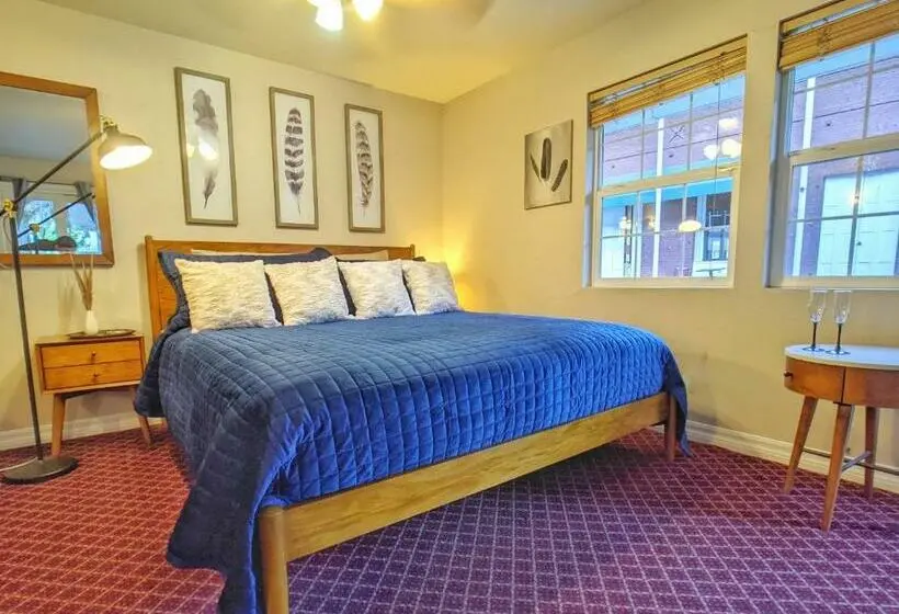 キングサイズベッドのスタンダードルーム, Carriage House Inn
