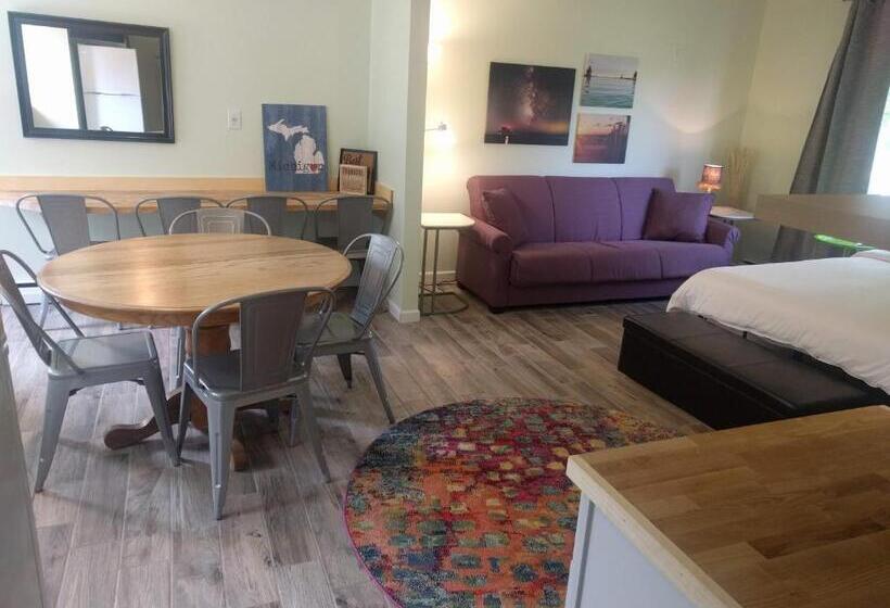 Апартаменты 1 Спальня с Террасой, Hop & Vine Inn