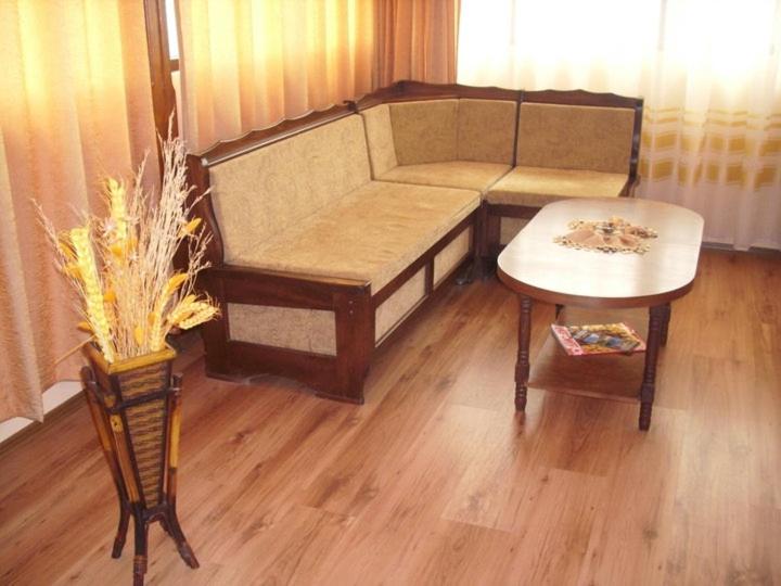 חדר סטנדרט, Ambrozia