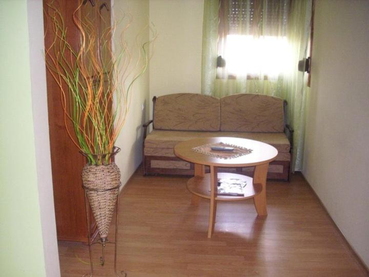 חדר סטנדרט, Ambrozia