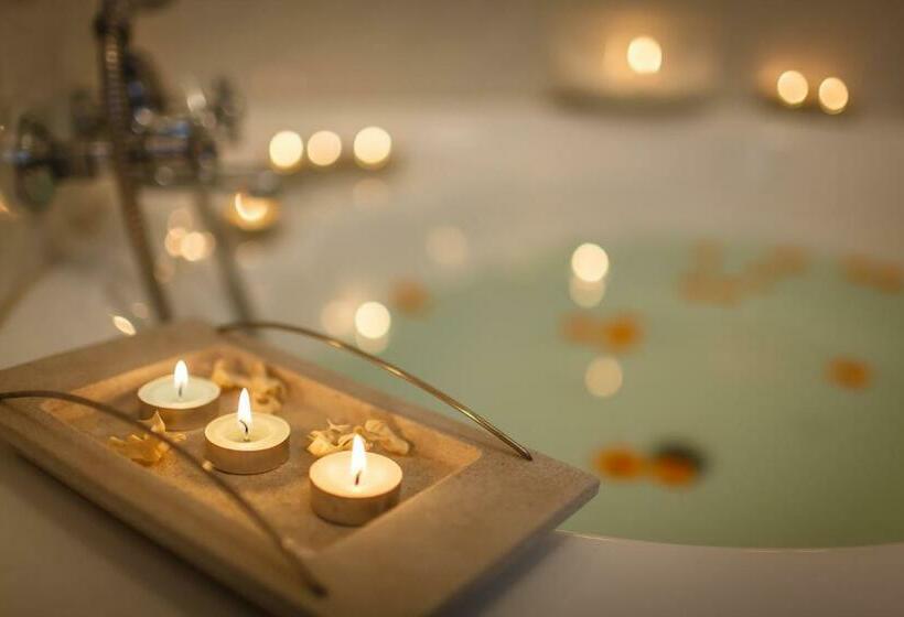 غرفة عائلية, Okiep Country