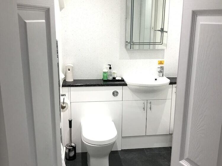 스탠다드 룸, Rose And Crown