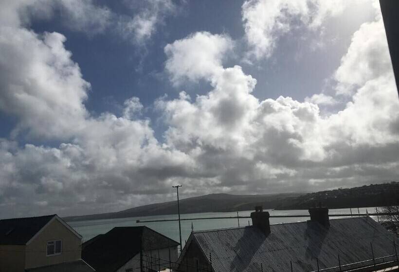 Номер Стандарт, Rose And Crown